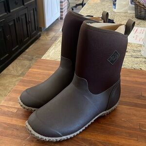 Brand new fuzzy winter/rain boots